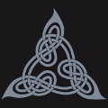 Keltisches Dreieck, angepasst an Lindisfarnes Buch, das aus symmetrischen keltischen Schleifen besteht.